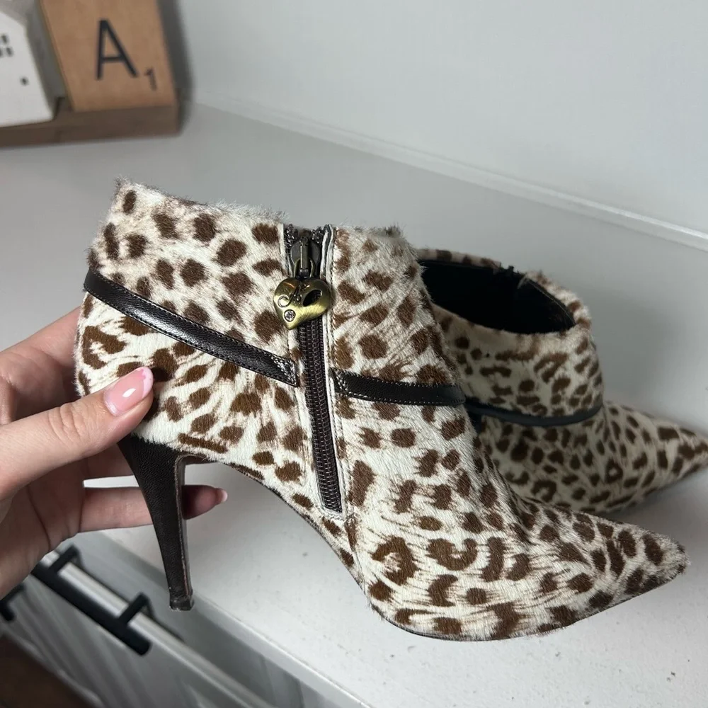 Angeleigh Anastasia Leopard Haircalf Ankle Booties IMade in Italy US 6.5 Heels - Picture 3 of 8